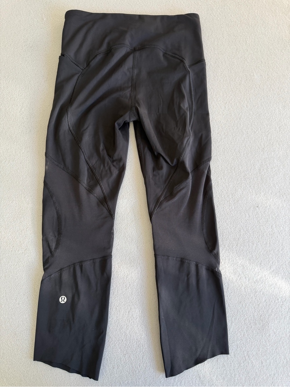 lululemon Capri Leggings Size 4 Women’s Black Mesh Yoga
